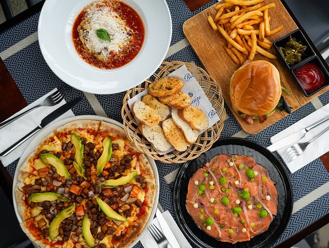 Selección de platillos en Bocuze Bistró